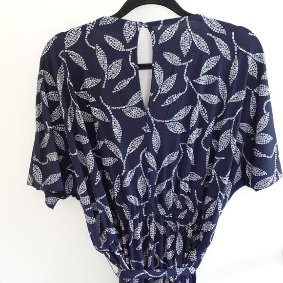 NWT Lane Bryant Perfect Kimono Sleeve V-Neck Jersey Jumpsuit Size 14/16 Leaves - Picture 15 of 16